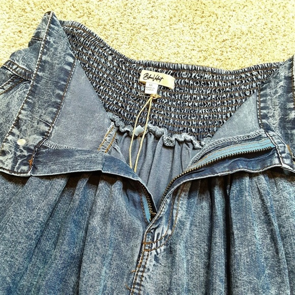 NWT Boho Tiered Denim Maxi Skirt by Blue Velvet Shirred Back Raw Hem Size M - Picture 6 of 12